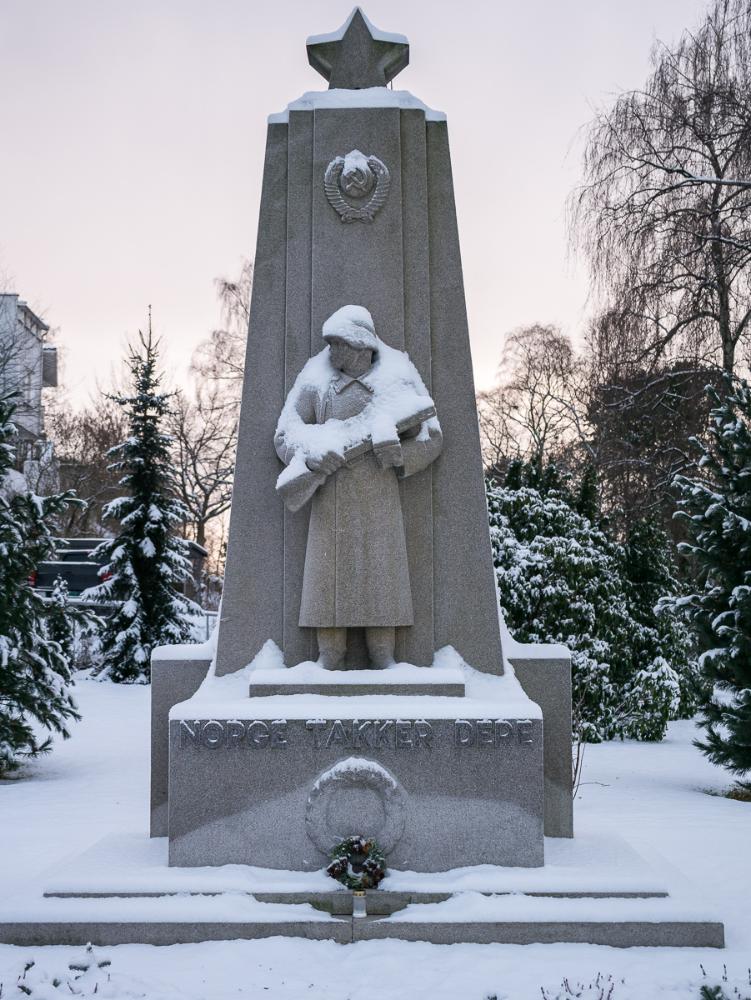 Fallen Soviet solider memorial at christmas from Norway Oslo